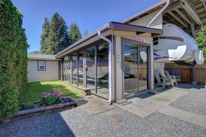 Property Photo:  6855 Park Ave #6  BC V0R 1G0 