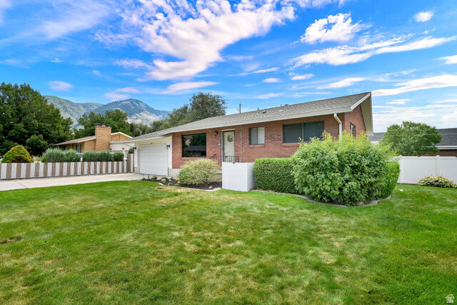 Property Photo: 425 E 2175 N UT 84414