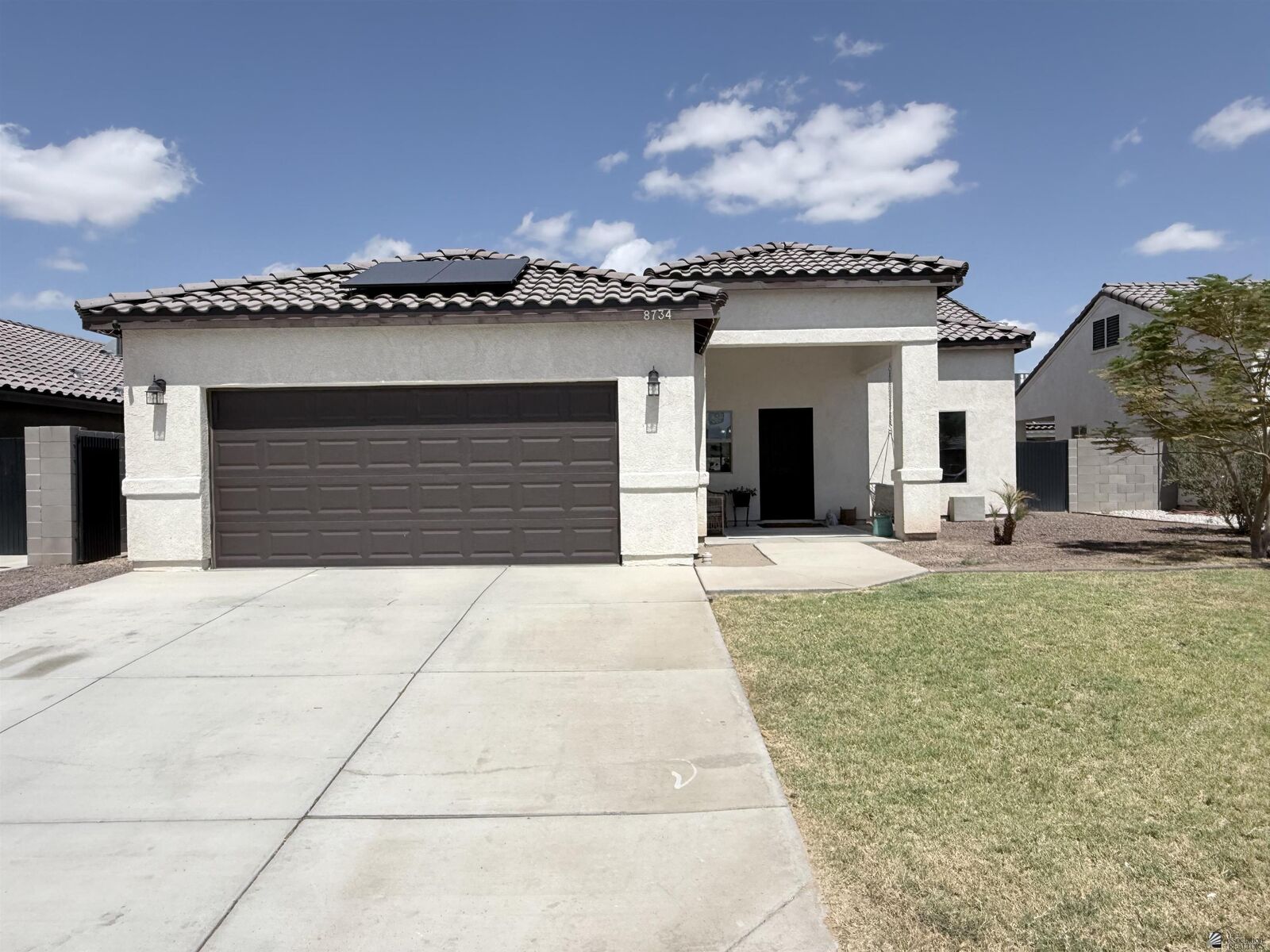 Property Photo: 8734 E 41 Pl AZ 85365
