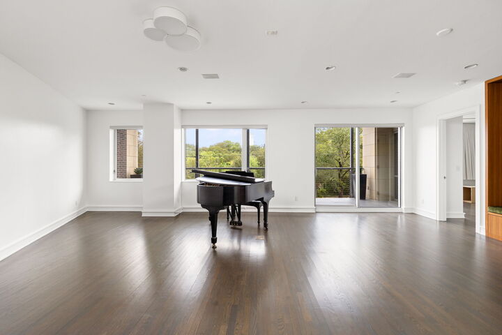 Property Photo:  901 W 9th Street 107  TX 78703 