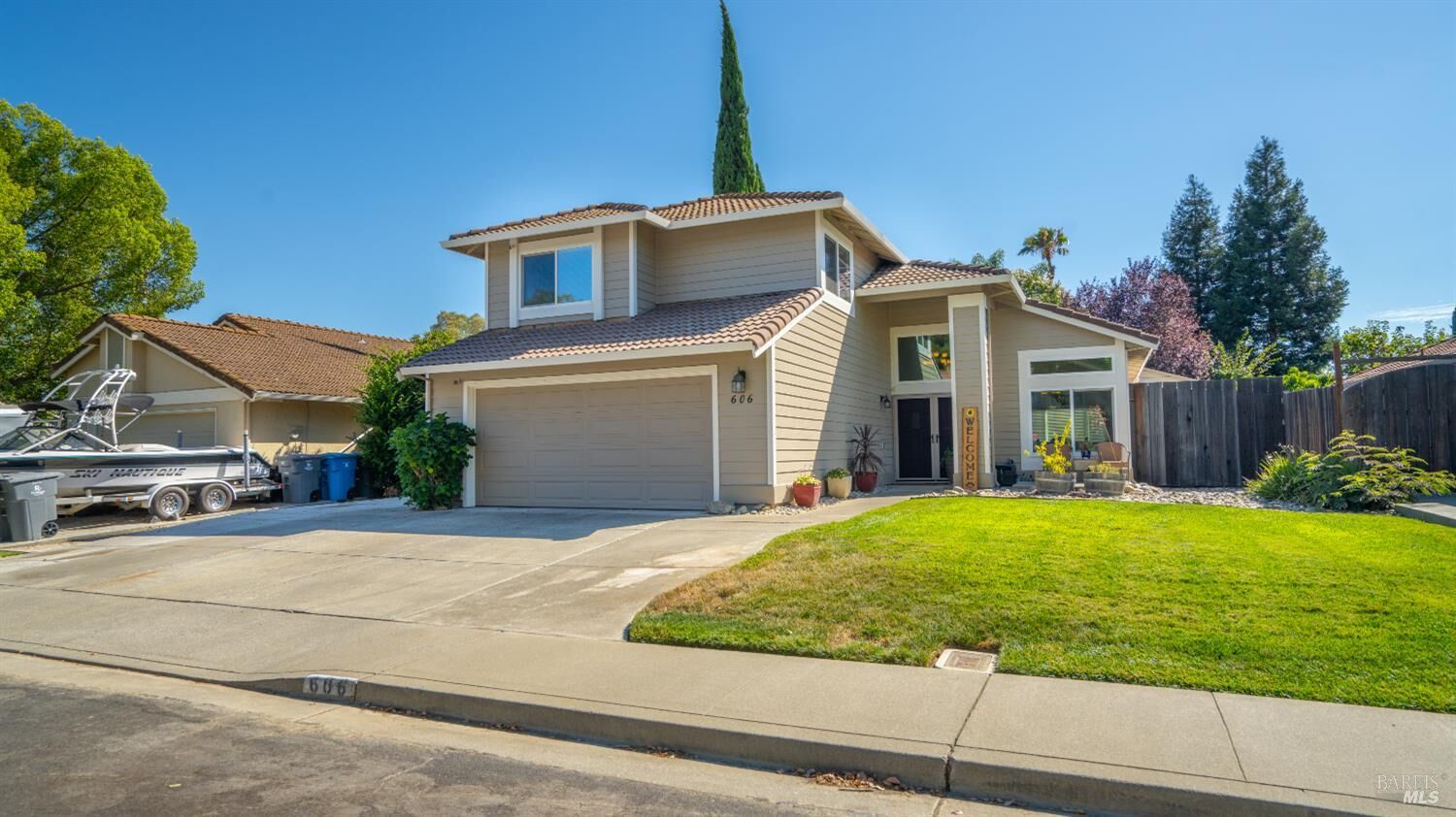 Property Photo: 606 Sunnyvale Place CA 95687