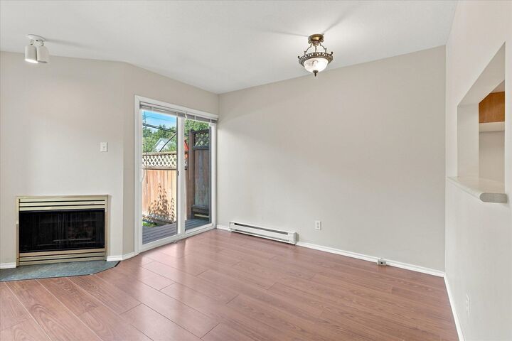 Property Photo:  40200 Government Road 7  BC V8B 0G6 