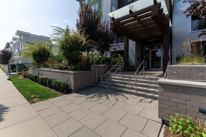 Property Photo:  2565 Ware Street 205  BC V2S 0J5 