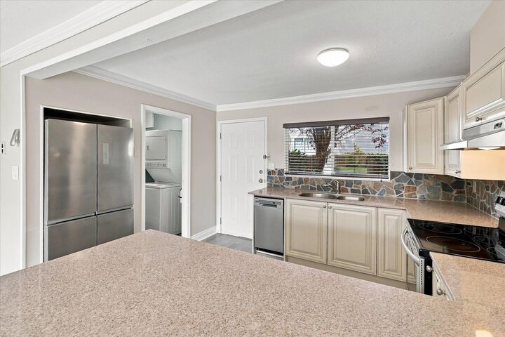 Property Photo:  40327 Diamond Head Road 2  BC V8B 0J2 
