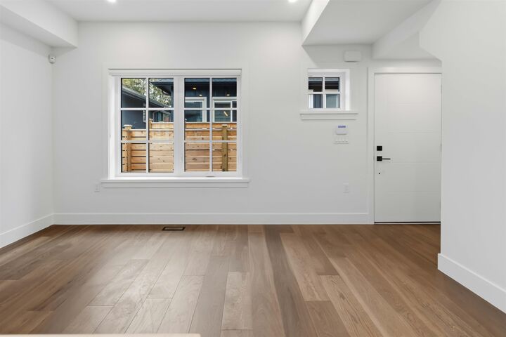 Property Photo:  552 Kaslo Street 2  BC V5K 3Z2 
