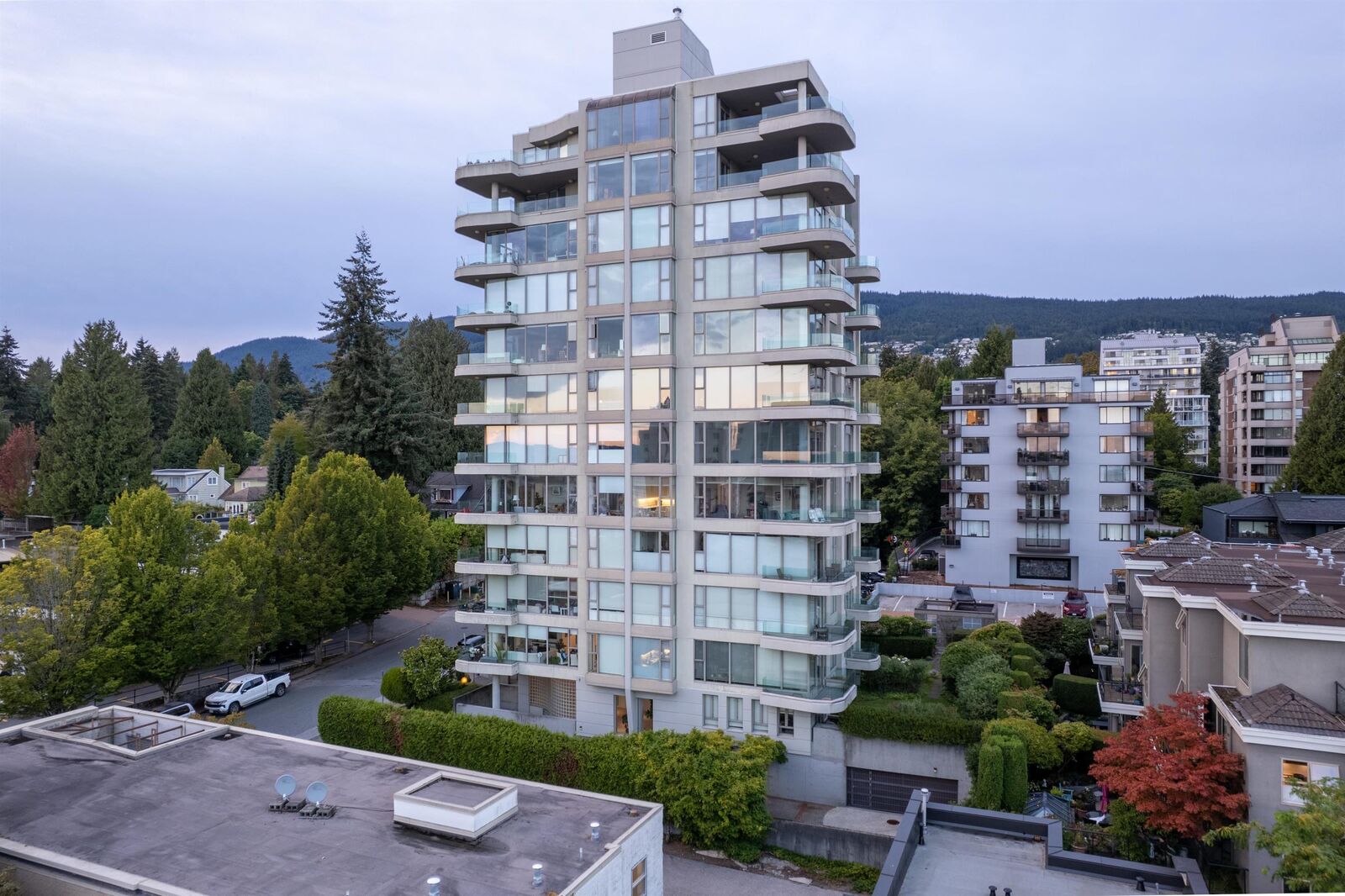 Property Photo:  570 18th Street 502  BC V7V 3V7 