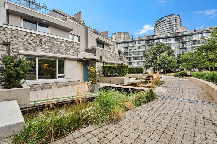 Property Photo:  188 Keefer Place 221  BC V6B 0J1 