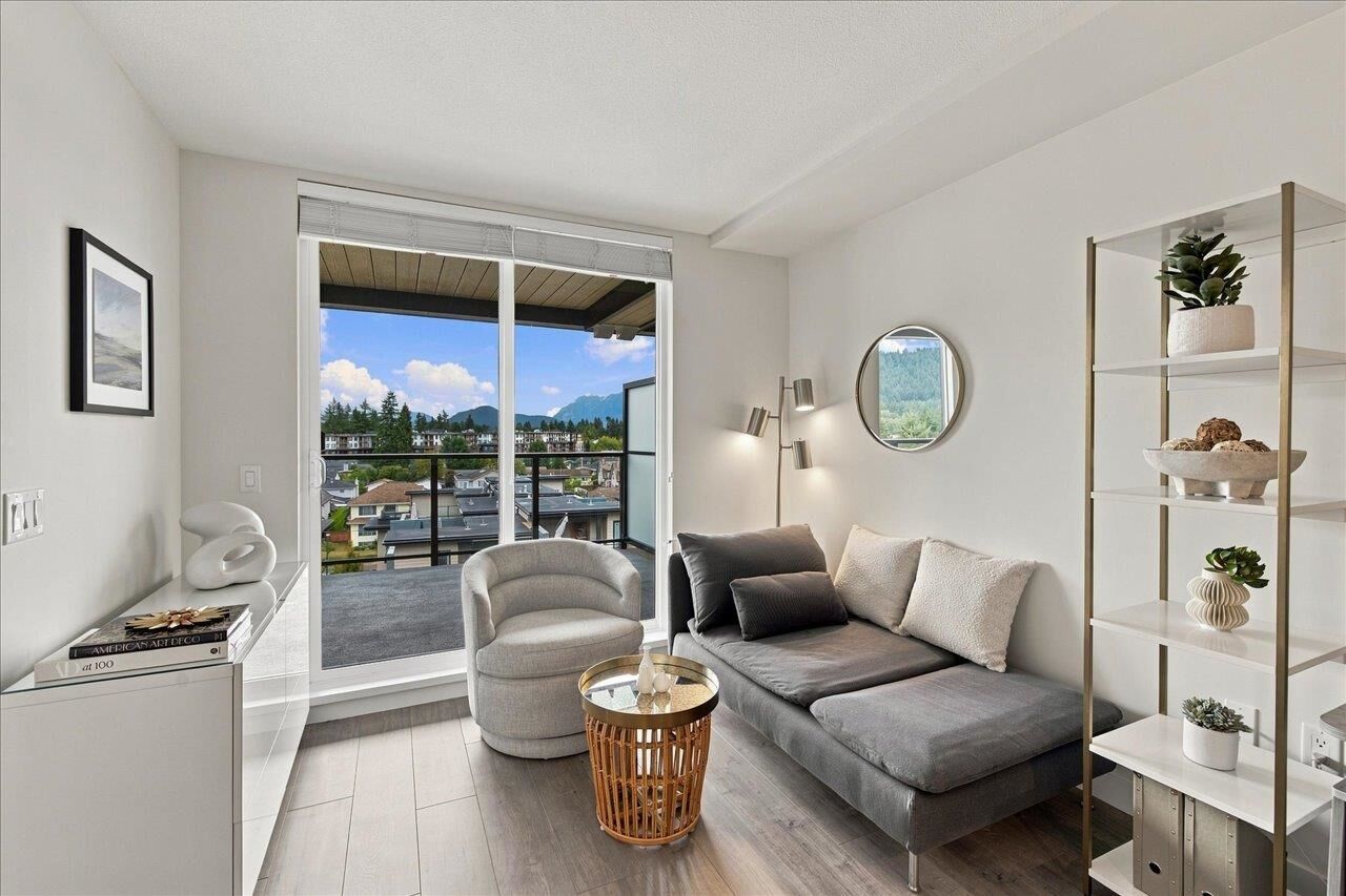 Property Photo:  707 Como Lake Avenue 601  BC V3J 0J5 