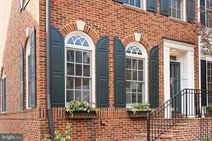 Property Photo:  412 Oronoco Street  VA 22314 