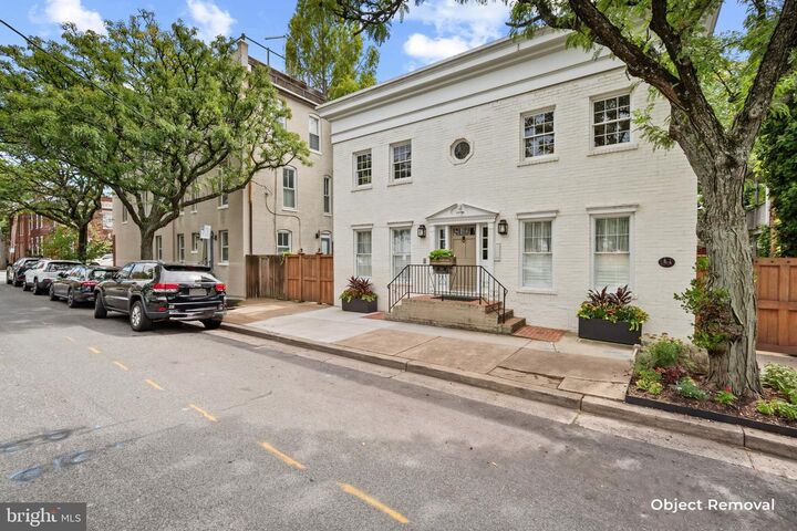 Property Photo: 810 Queen Street VA 22314