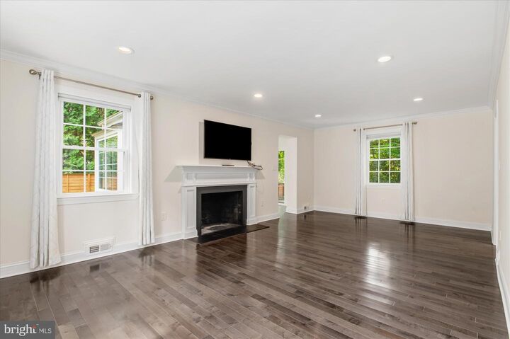 Property Photo:  9616 W Bexhill Drive  MD 20895 