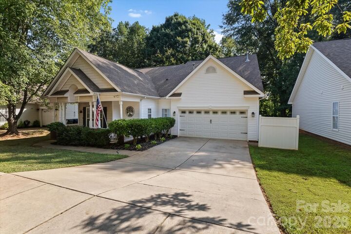 Property Photo:  13502 Glencreek Lane  NC 28078 