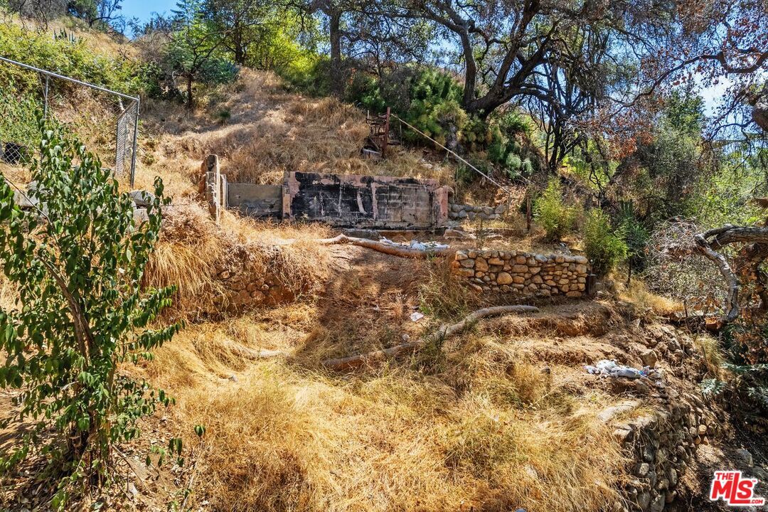Property Photo:  752 Woodland Dr  CA 91024 