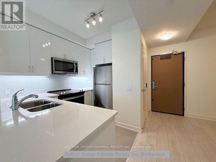 Property Photo:  4955 Yonge Street 1703  ON M2N 5N6 