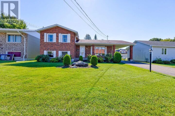Property Photo:  361 Sidney Avenue East  ON K7V 2X7 