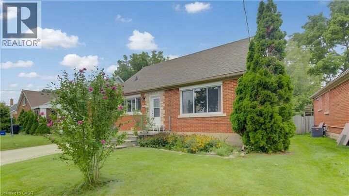Property Photo:  104 Mausser Avenue  ON N2M 3K5 