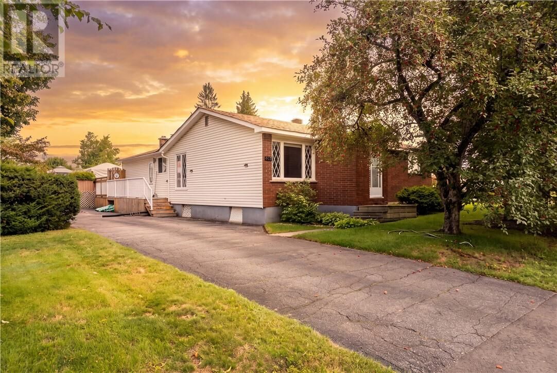 Property Photo:  407 Haig Street  ON P5E 1B7 