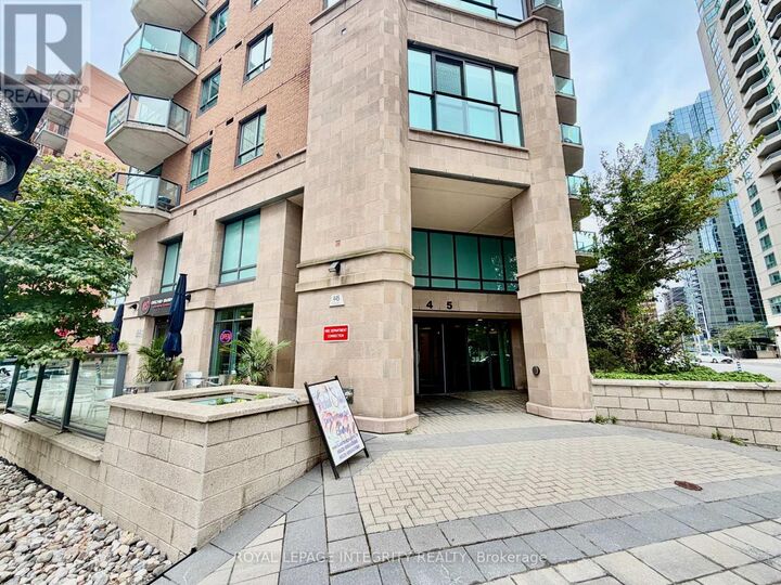 Property Photo:  445 Laurier Avenue West 505  ON K1R 0A2 