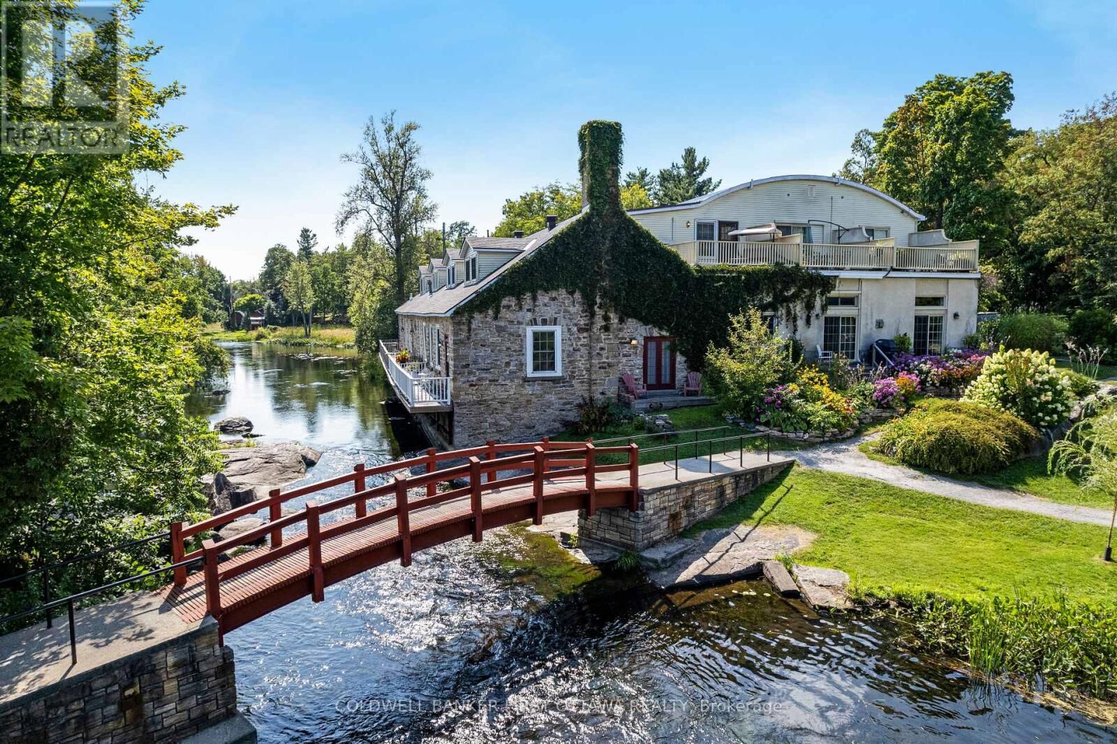 Property Photo: 7A Lewis Street ON K7H 1M6