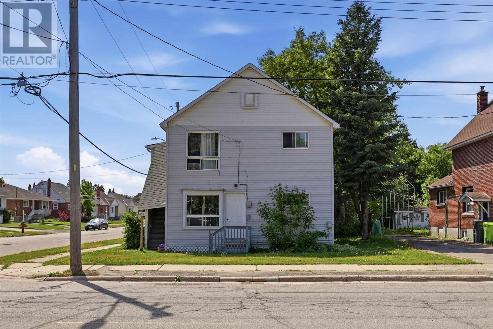 Property Photo:  689 Wellington St  ON P6C 3V3 
