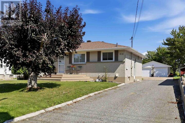 Property Photo:  214 Reid St  ON P6B 4T9 