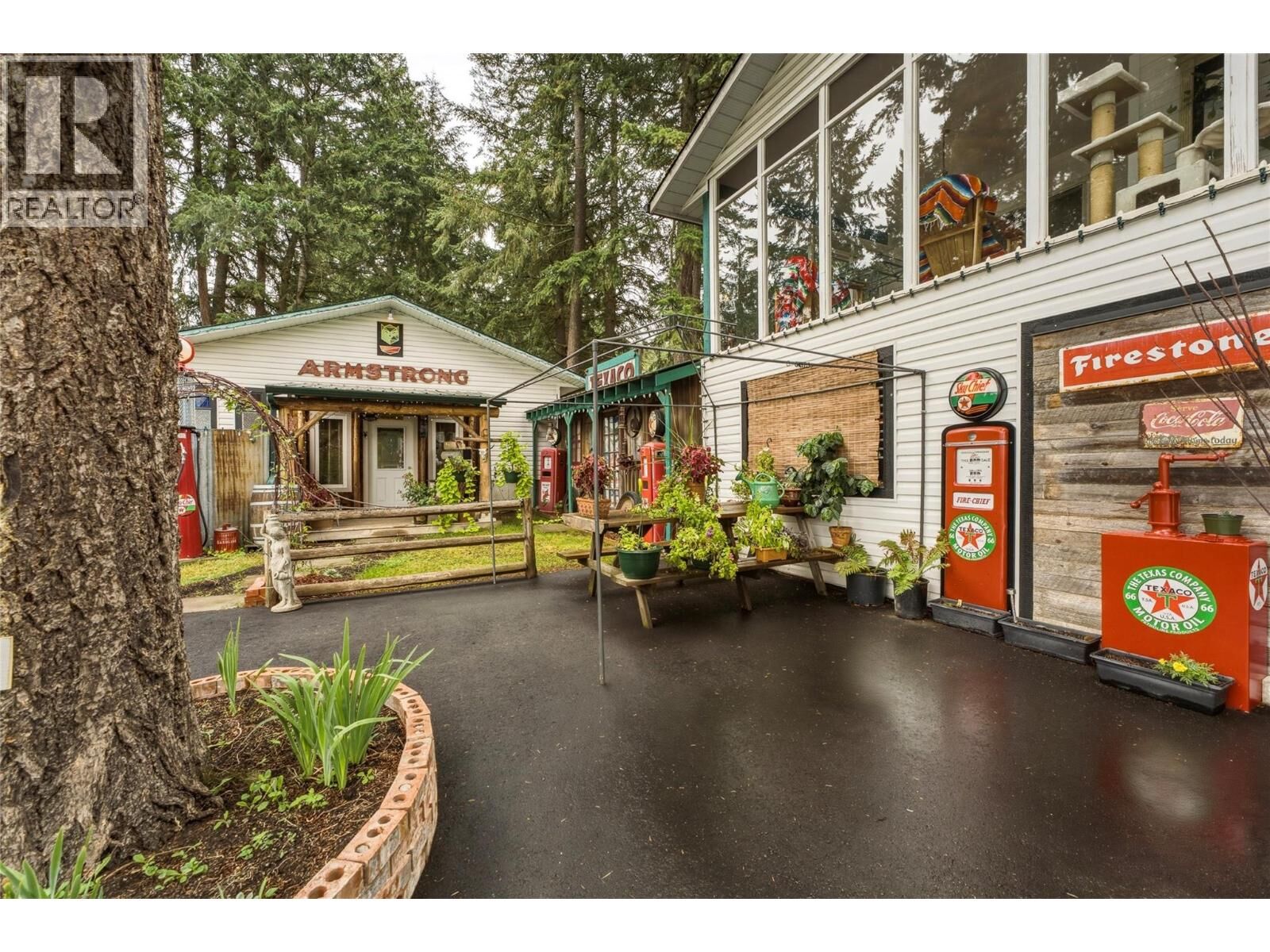 Property Photo:  3304 Sidney Crescent  BC V4Y 0S7 