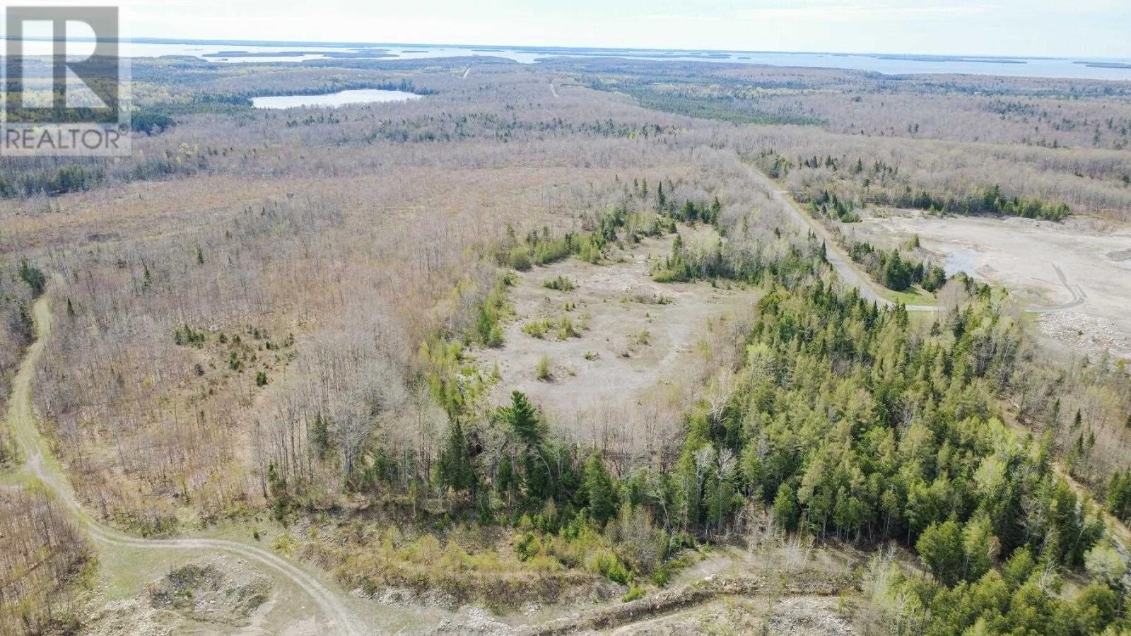Photo de la propriété:  0 Base Line Rd  ON P0R 1G0 