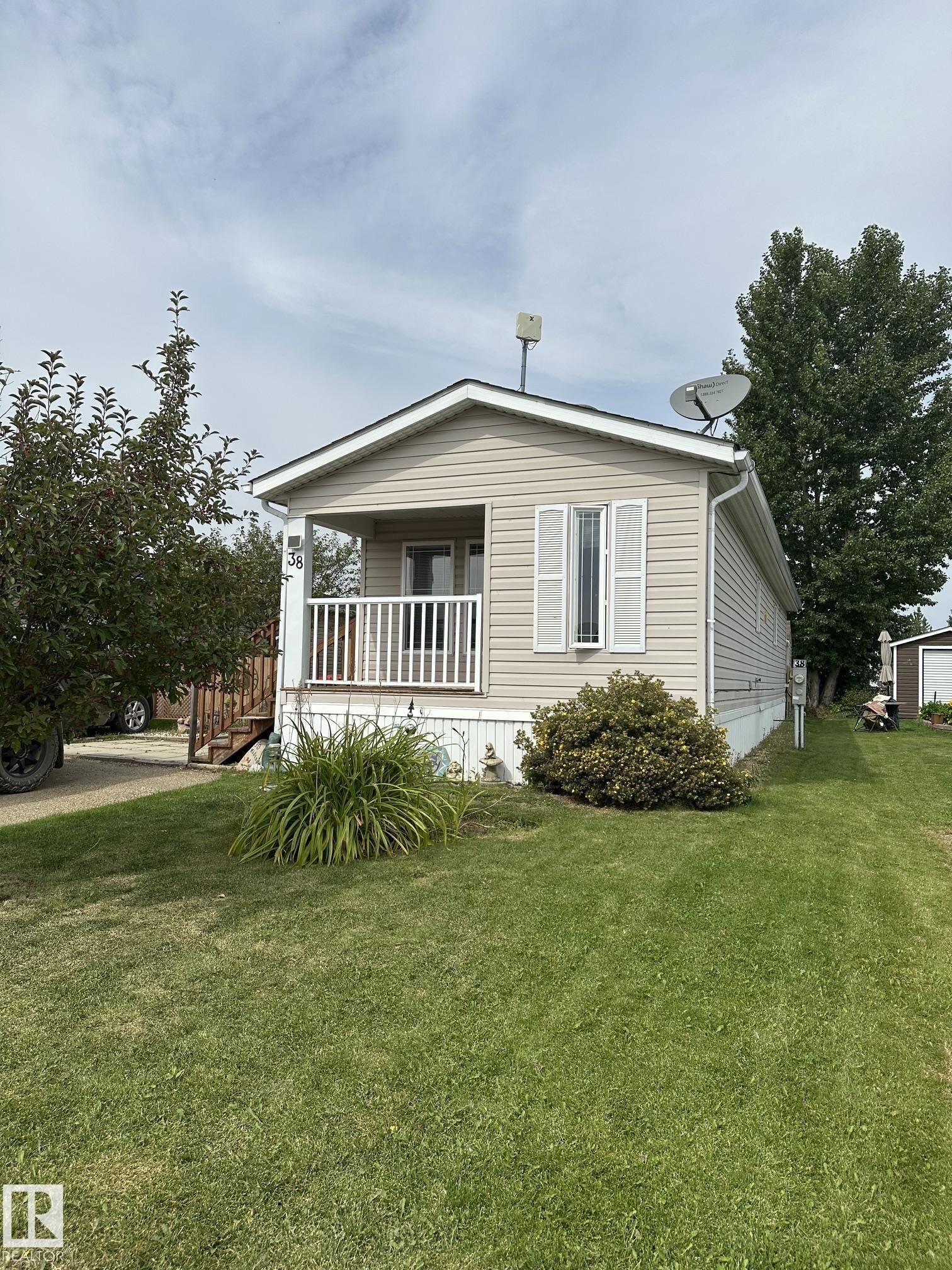 Property Photo:  38 Midland Road  AB T0C 1Z0 