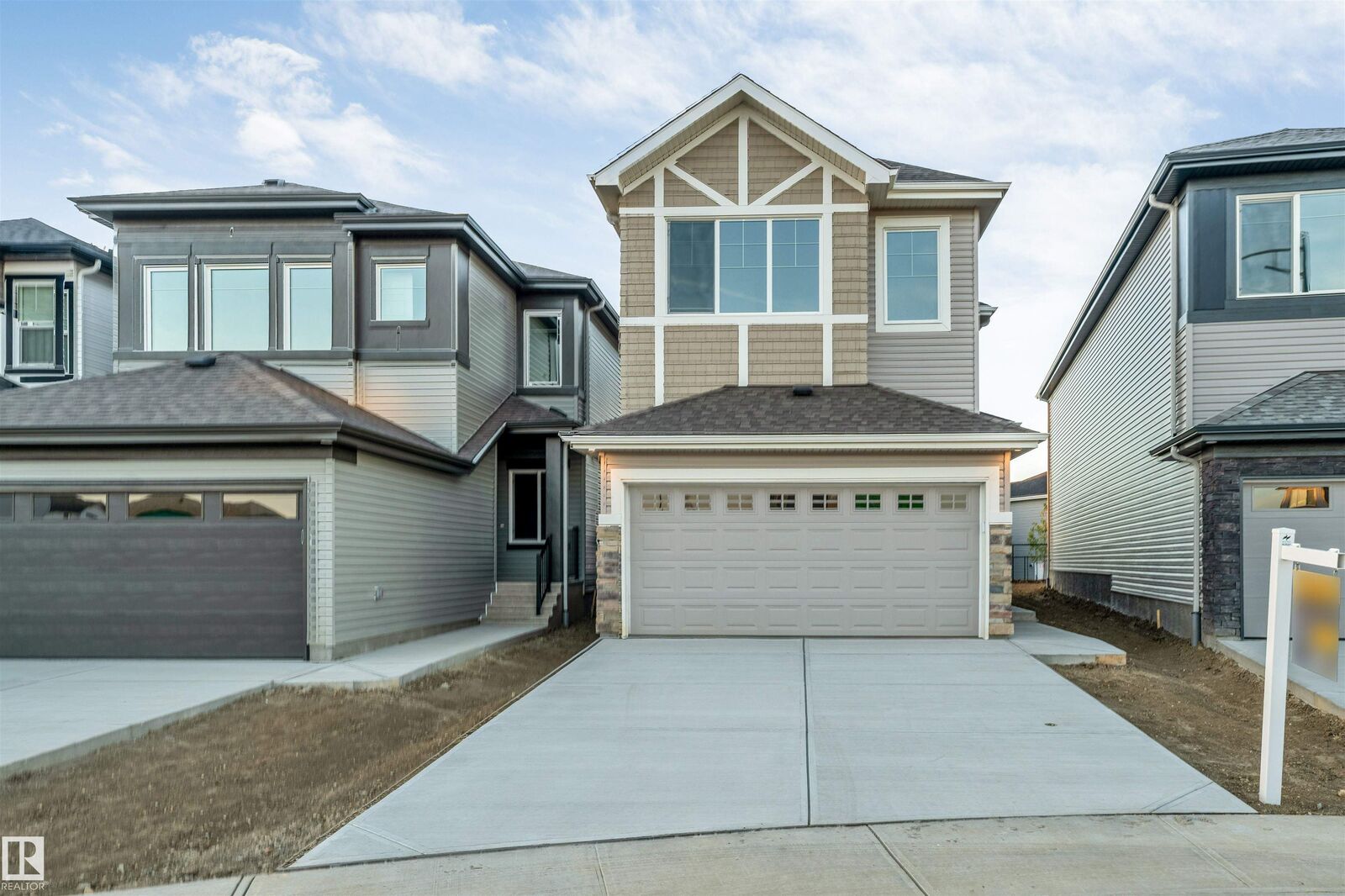 Property Photo:  904 17 Avenue NW  AB T6T 2X8 