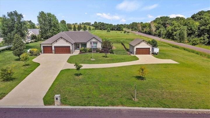 Property Photo:  18220 Prairie View Drive  KS 66086 