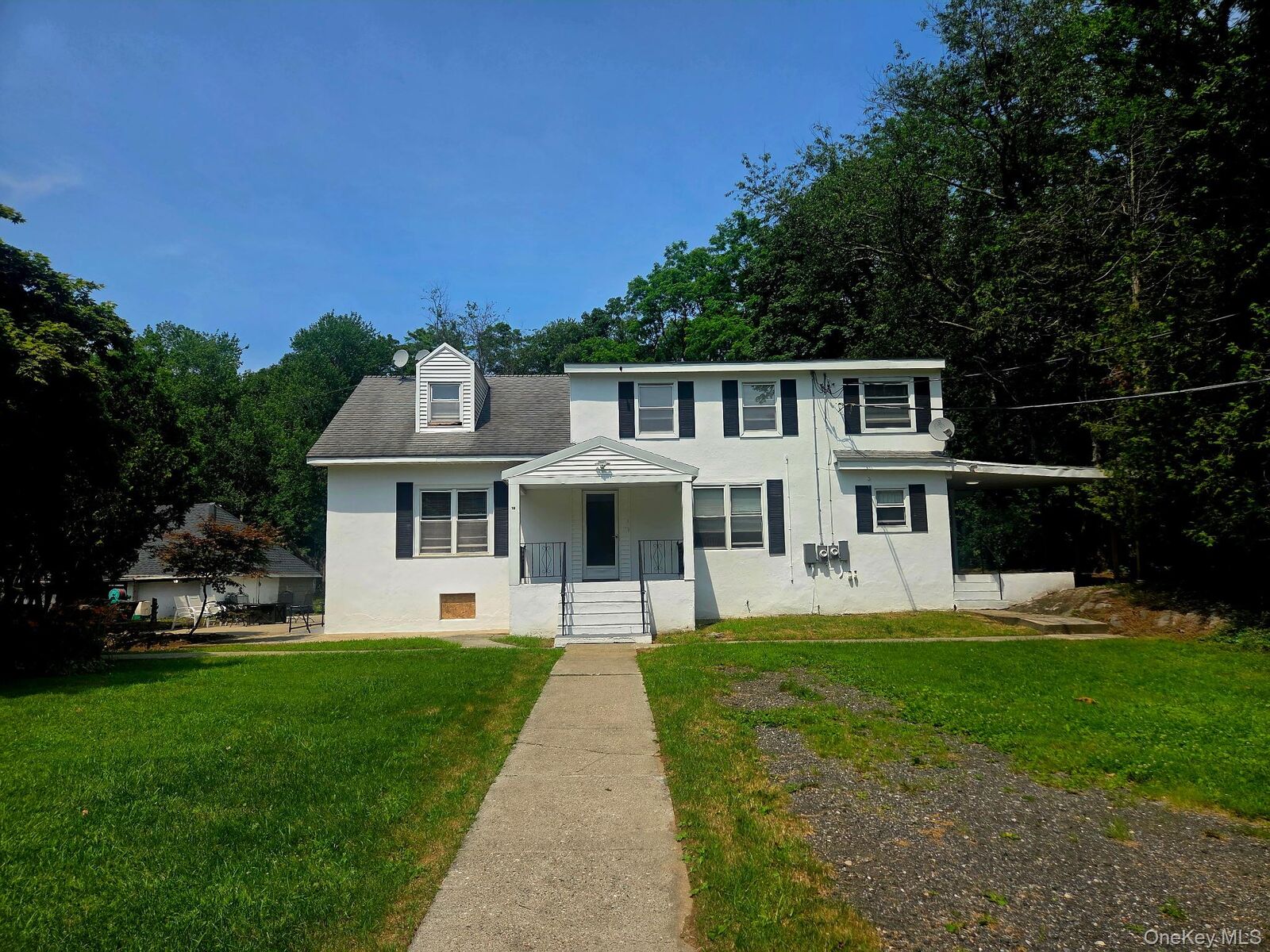 Property Photo:  16 Ernest Lane Apt A  NY 10541 