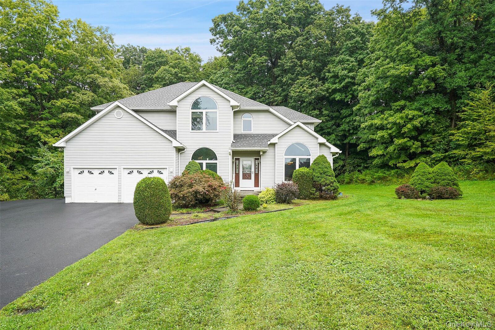 Property Photo: 18 Bray Farm Lane NY 12590