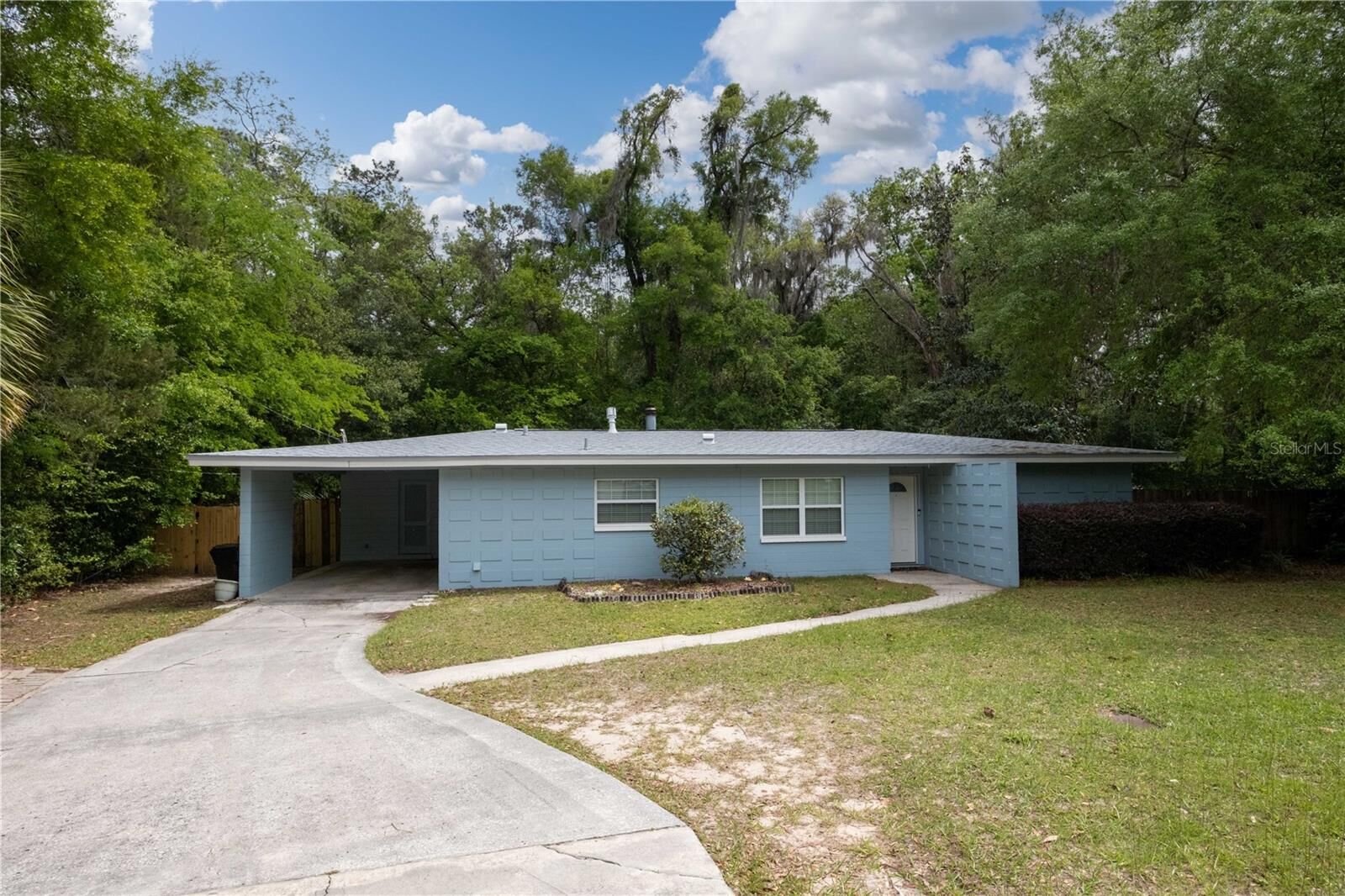 Property Photo:  729 NW 34th Street  FL 32607 