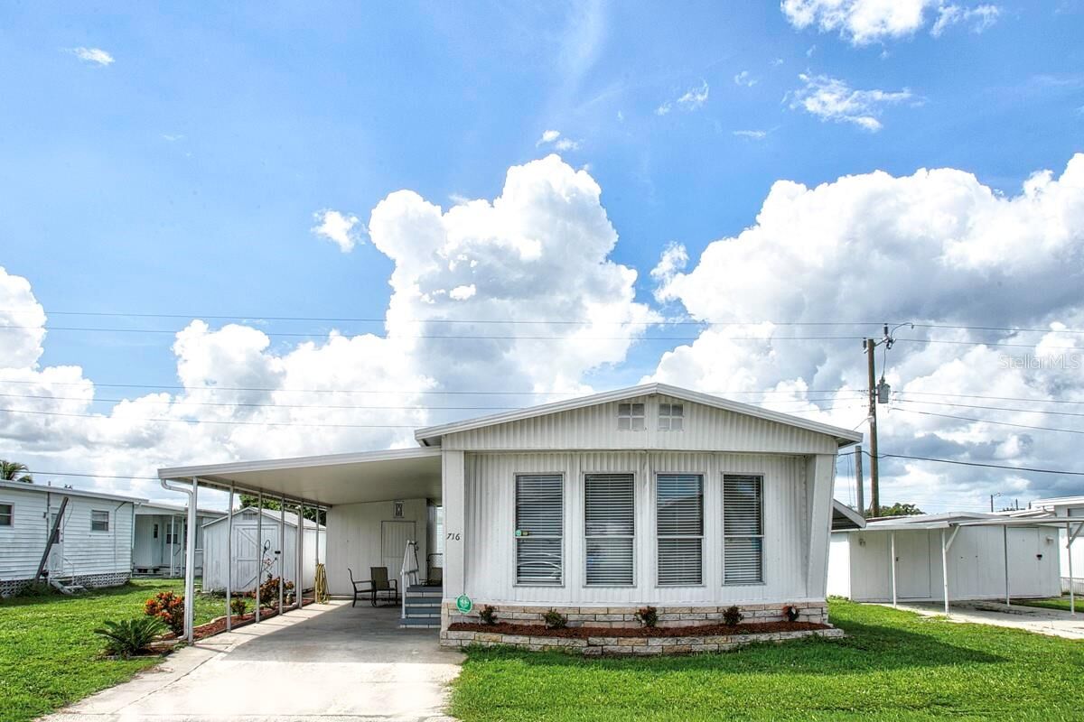 Property Photo:  716 50th Avenue W  FL 34207 