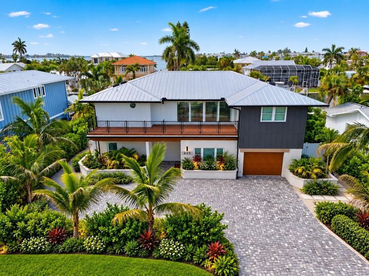 Property Photo: 405 28th Street FL 34217