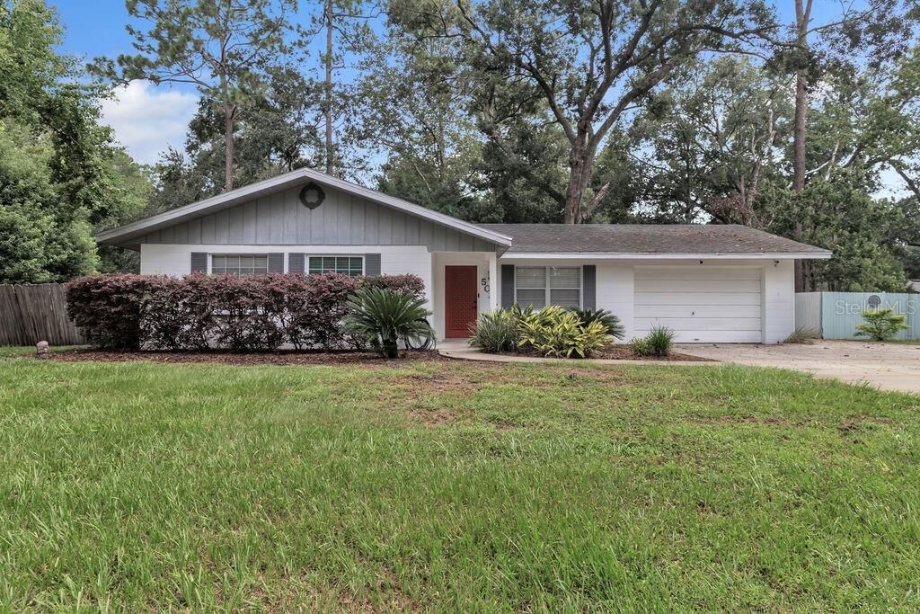 Property Photo:  5031 NW 28th Terrace  FL 32605 