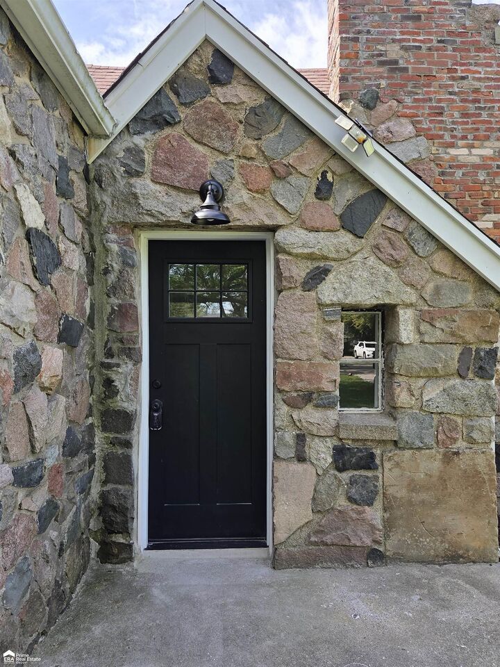 Property Photo:  1491 Iva Street  MI 48509 