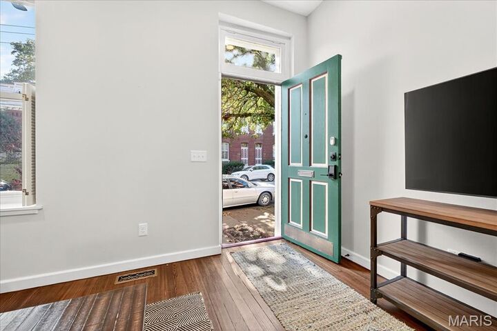 Property Photo:  1323 Shenandoah Avenue  MO 63104 