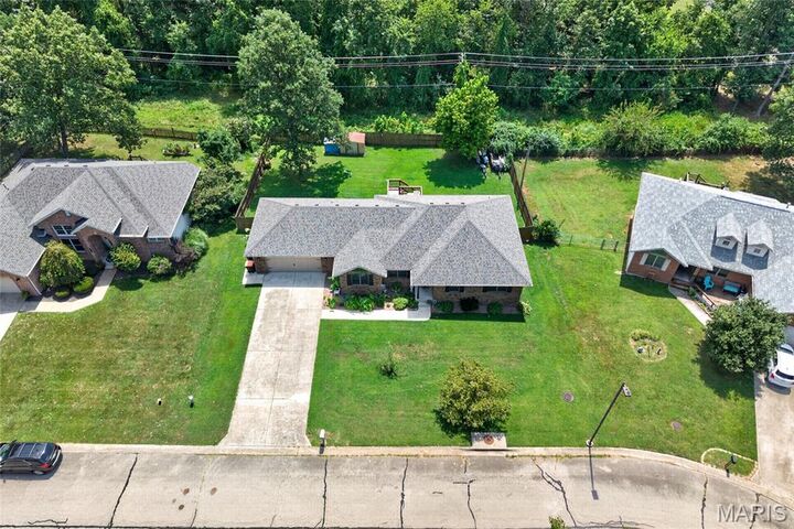Property Photo: 800 Rosewood Drive MO 65536