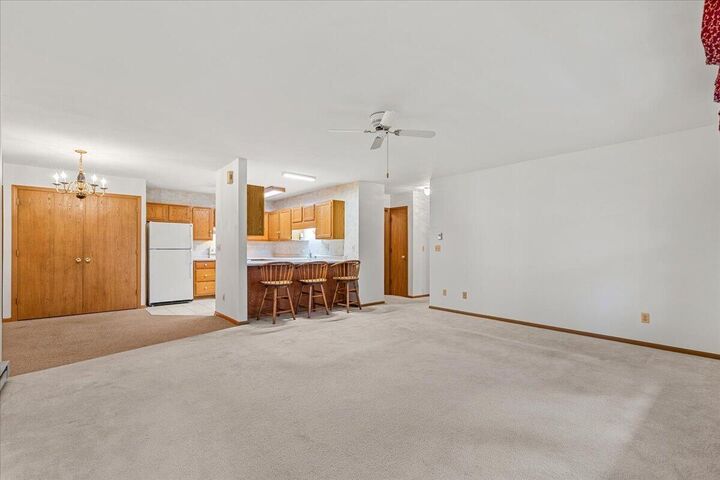 Property Photo:  621 Barrington Ct  WI 53095 
