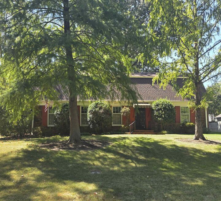 Property Photo:  1885 Malabar Dr  TN 38138 