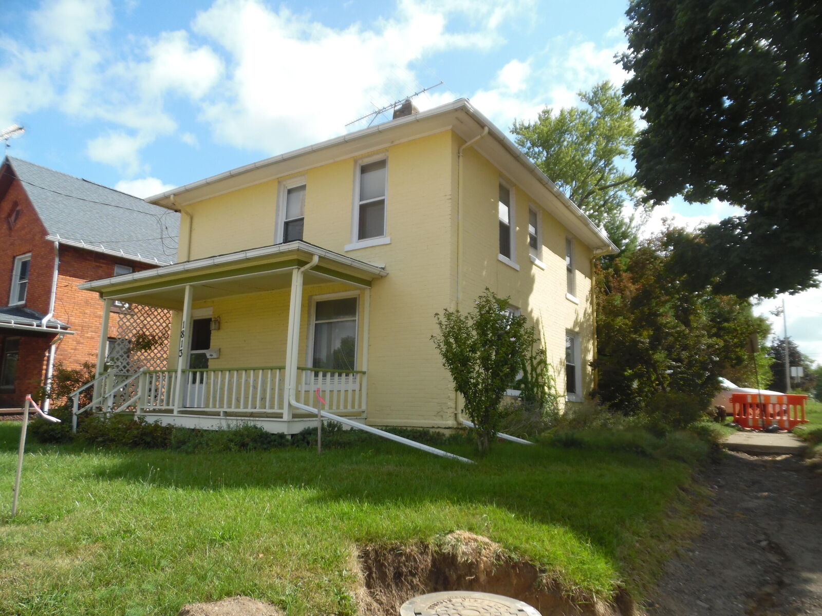 Property Photo:  1813 S Martin Luther King Jr Drive S  MI 49203 