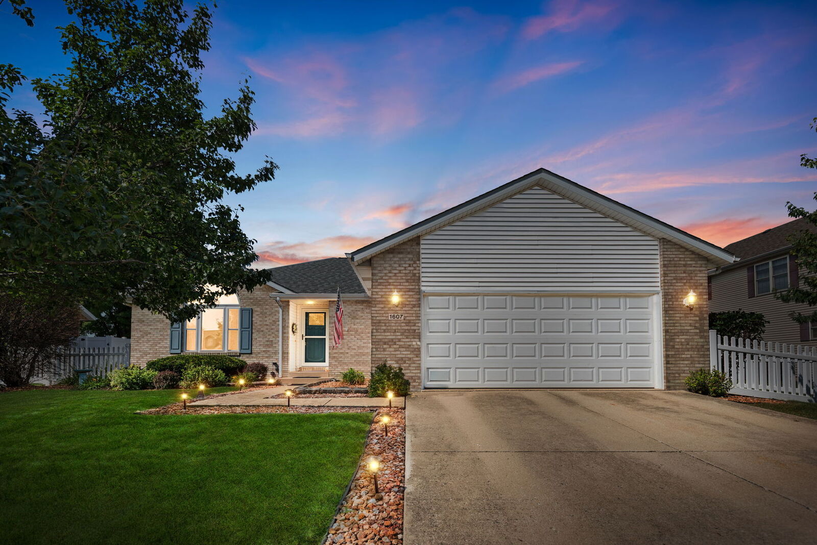 Property Photo: 1607 Hatteras Drive IL 60914