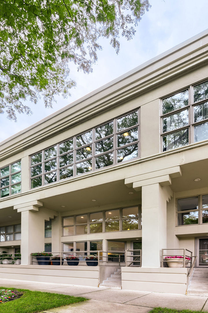 Property Photo: 2252 N Lakewood Avenue IL 60614