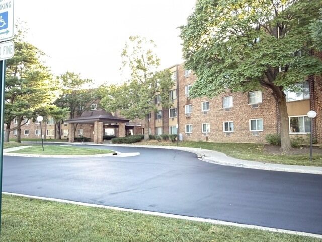 Property Photo: 1475 Rebecca Drive 205 IL 60169