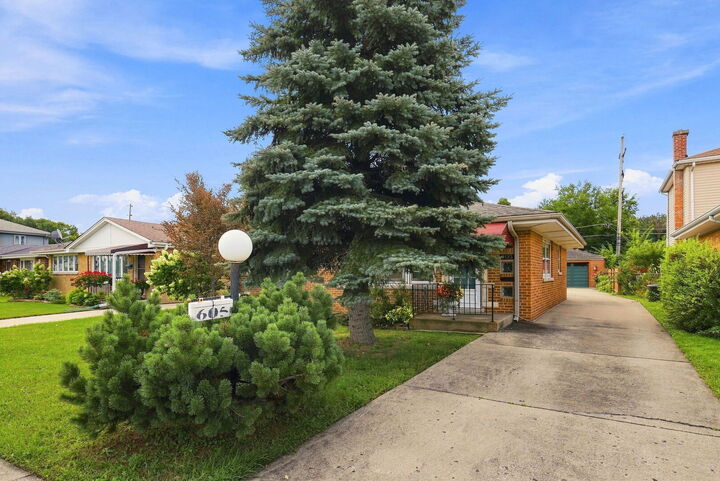 Property Photo: 605 Oakton Street IL 60068