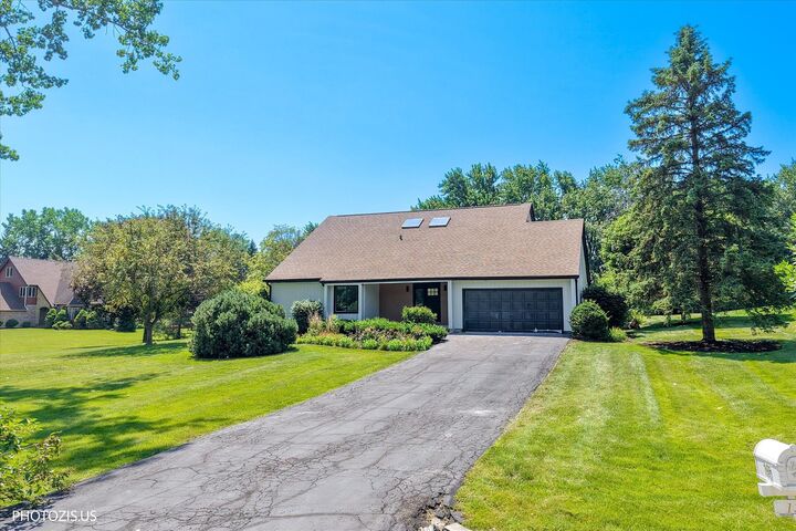 Property Photo:  13 Chipping Campden Drive  IL 60010 
