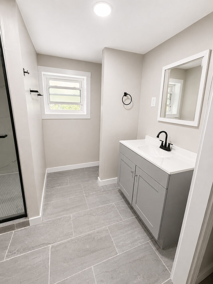 Property Photo:  4925 W Henderson Street G  IL 60641 