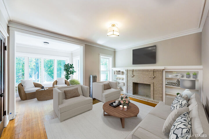 Property Photo:  4724 N Sacramento Avenue  IL 60625 