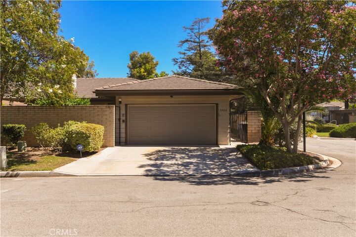 Property Photo:  5468 Apricot Lane  CA 92506 